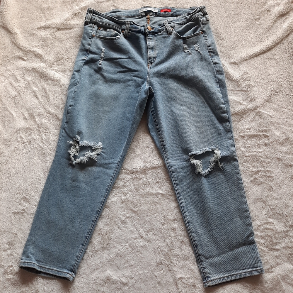 Celebrity Pink Distressed Blue Jeans The Bestie Womens Sz 18 Stretch Light Wash